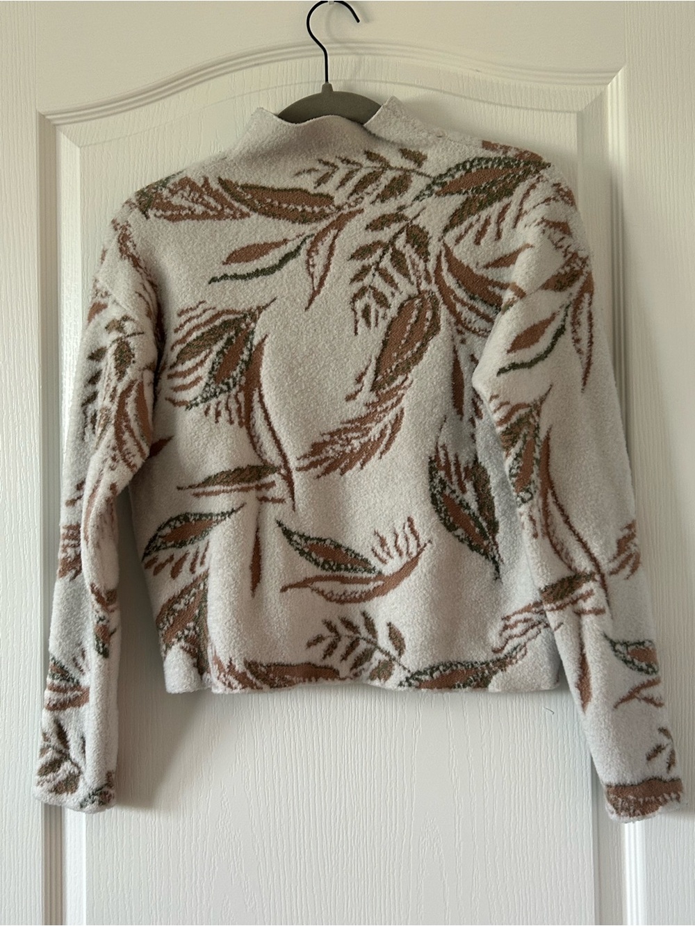 Tahari Cream Sweater with Brown and Olive Leaf Motif
